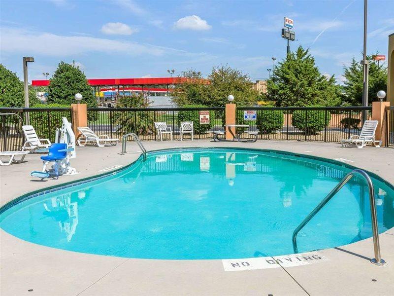 Rodeway Inn Knoxville Exterior foto